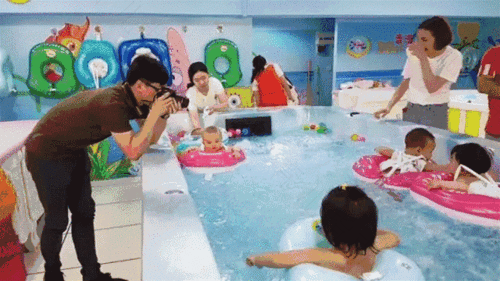 婴儿游泳的好处及注意事项图片 婴儿游泳的好处及注意事项图片