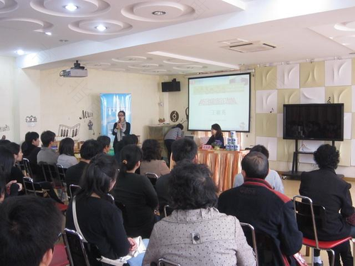 科学育儿全国巡回公益讲座在福建启动 科学育儿全国巡回公益讲座在福建启动