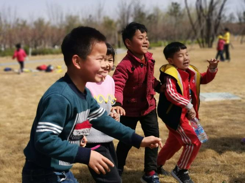 孩子穿别人穿过的衣服好吗