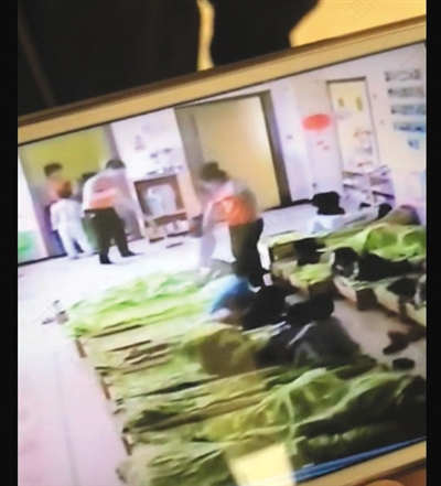 幼儿园教师殴打孩子