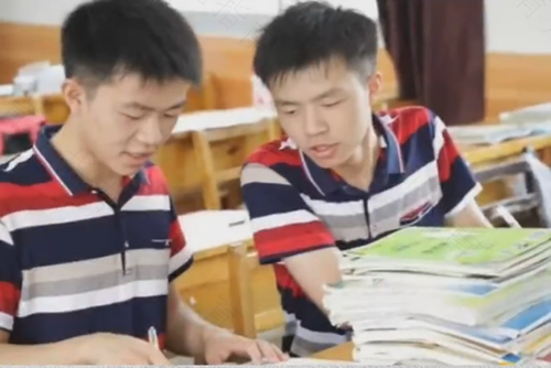 双胞胎怎么辅导作业