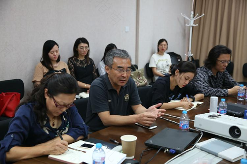 清华大学艺术教育中心主任：孩子学艺术，家长要坚持