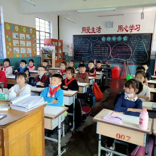 二年级男孩报什么兴趣班好 二年级男孩报什么兴趣班好