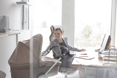 背奶包怎么背 背奶包怎么背